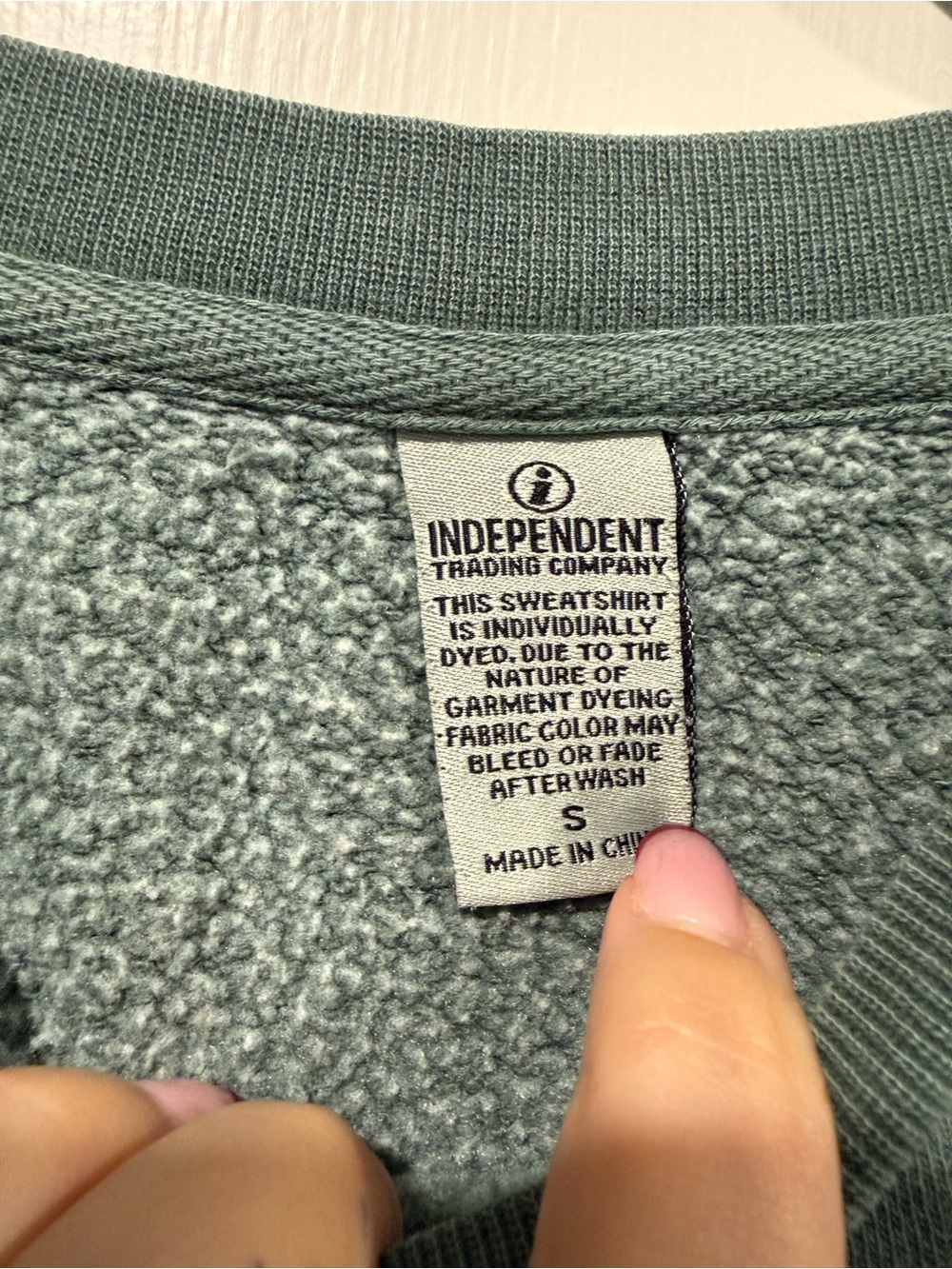 Cropped crewneck size small EUC - Picture 2 of 4